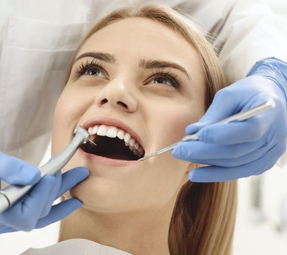 گالری لبخند دندانپزشکی گلزار